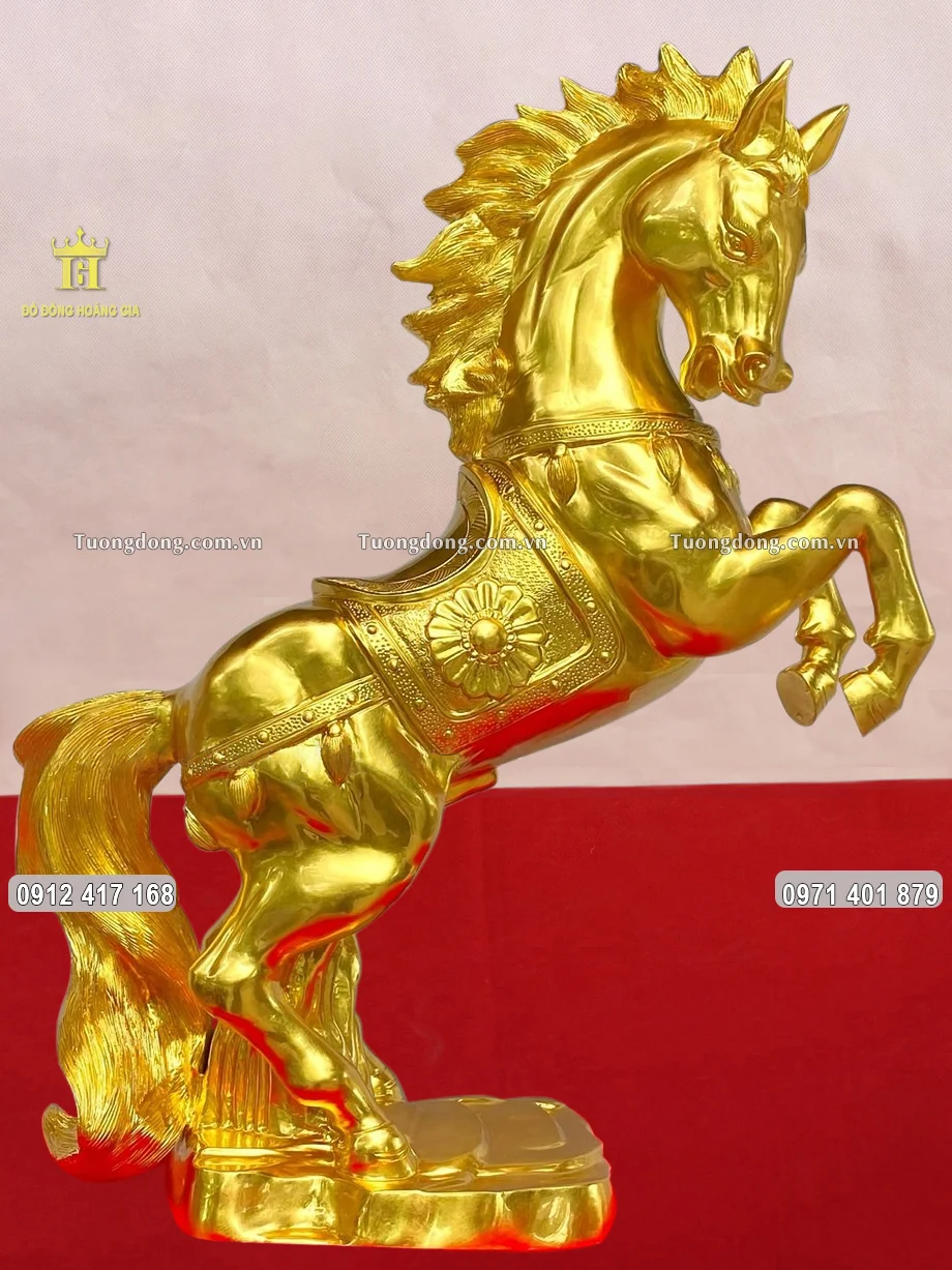 Tượng Độc Mã Bằng Đồng Đỏ Dát Vàng 9999 Cao 90Cm