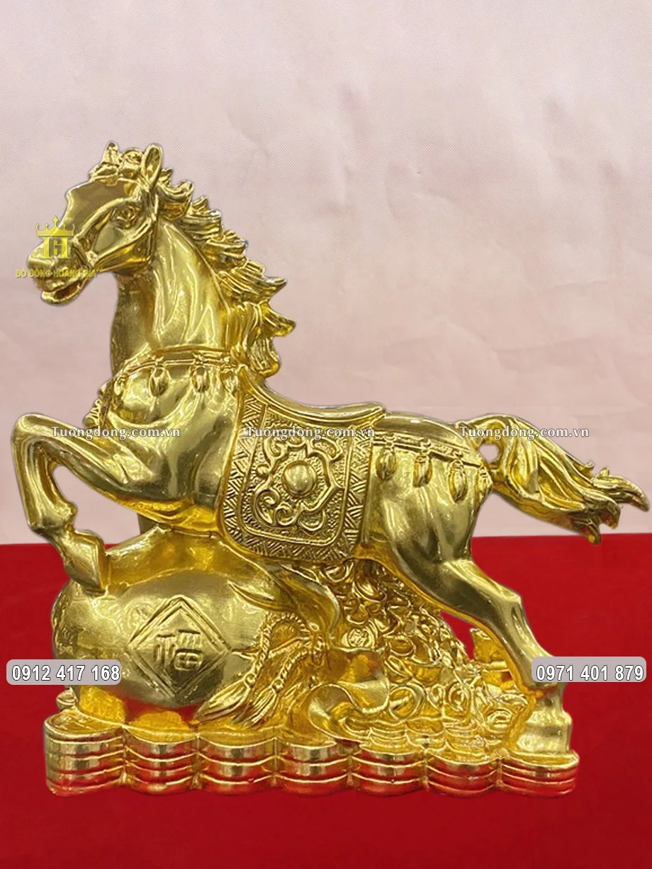 Tượng Ngựa Đứng Trên Bao Tiền Bằng Đồng Dát Vàng 9999