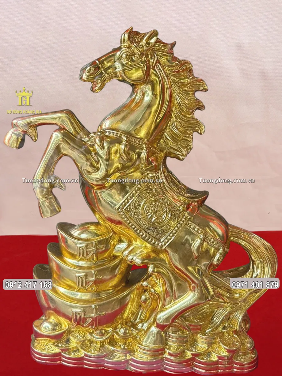 Tượng Ngựa Đứng Trên Thỏi Vàng Tài Lộc Mạ Vàng 24K