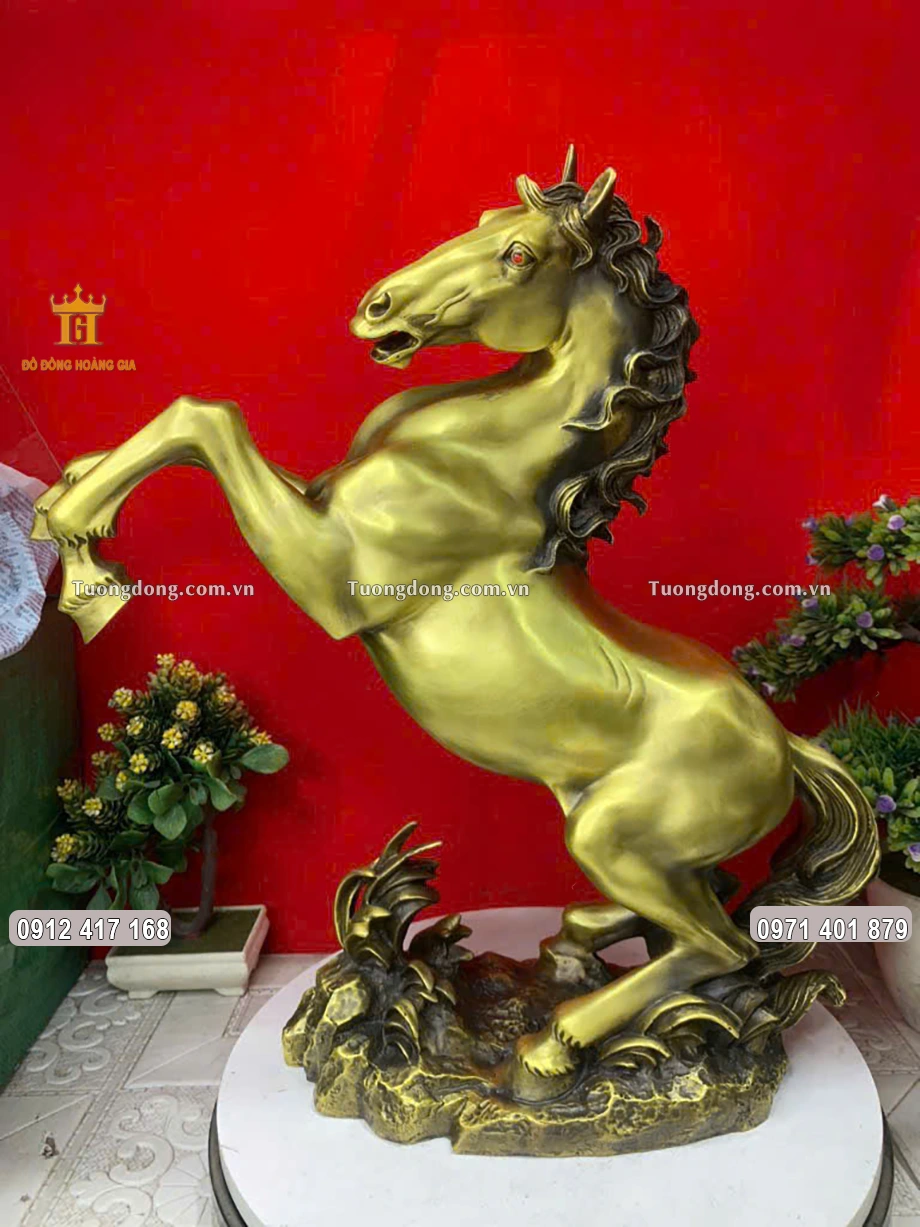 Tượng Ngựa Hí Dũng Mãnh Bằng Đồng Cao 47Cm