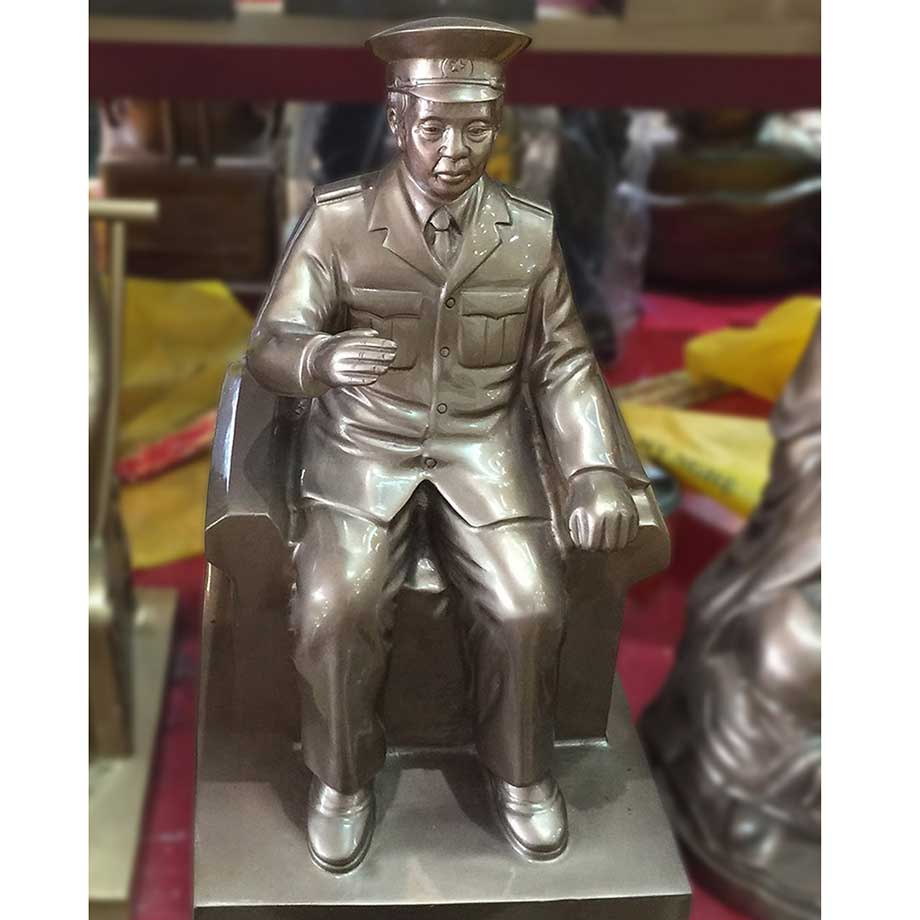 Tượng Đồng Đỏ Đại Tướng Võ Nguyên Giáp Ngồi Ghế Cao 45Cm
