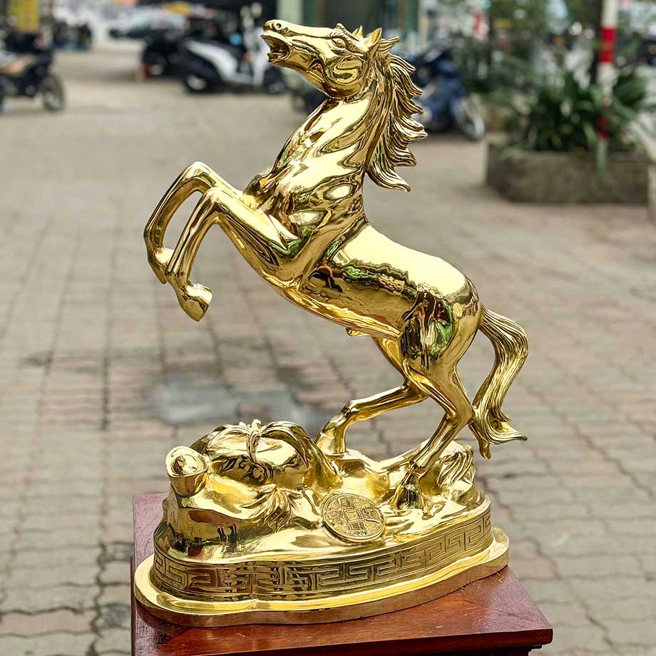 Tượng Ngựa Hí Bằng Đồng Vàng Cao 60Cm