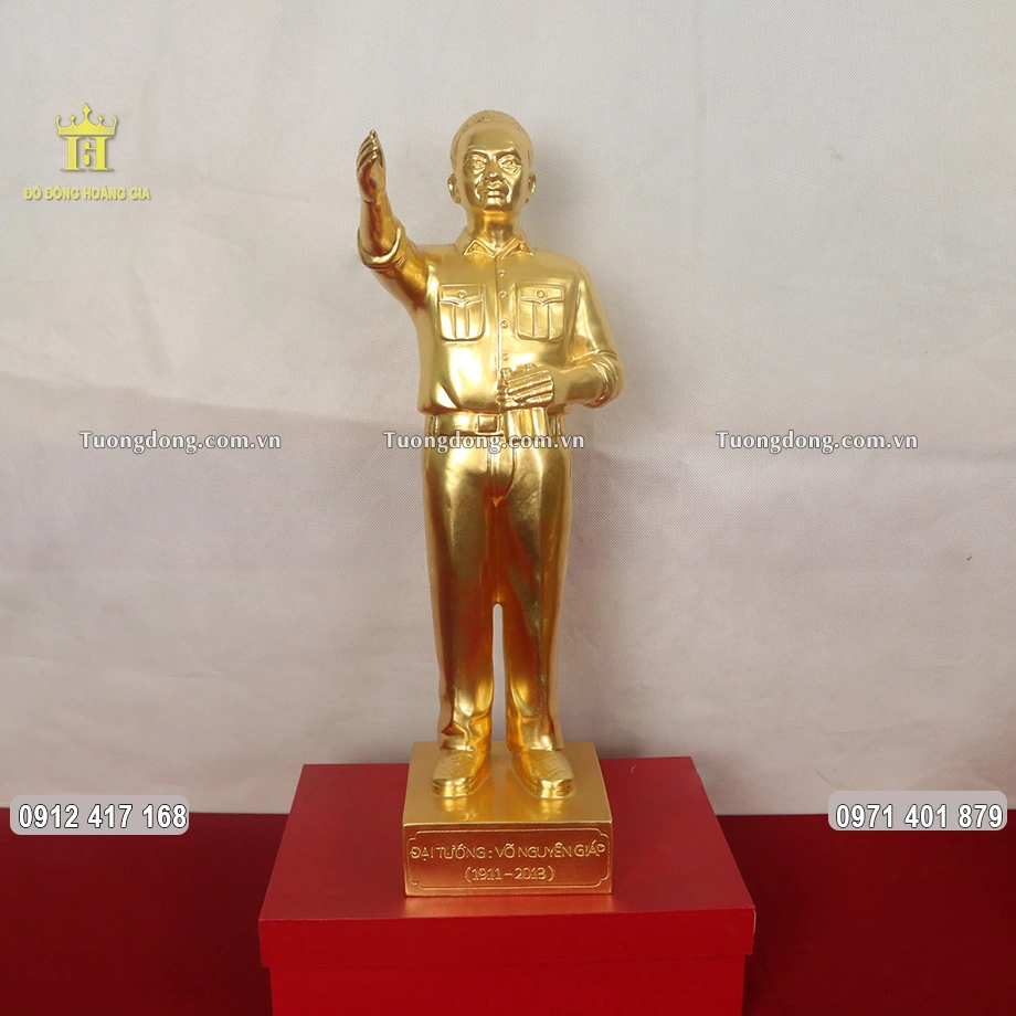 Tượng Đại Tướng Võ Nguyên Giáp Bằng Đồng Dát Vàng 9999
