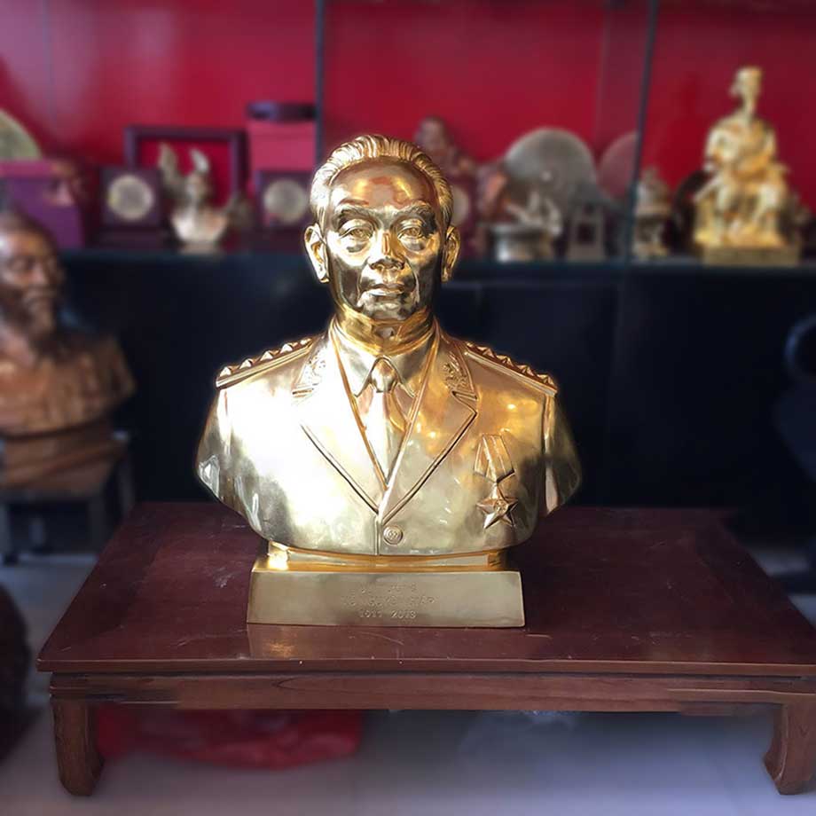 Tượng Đồng Đại Tướng Võ Nguyên Giáp Dát Vàng 9999